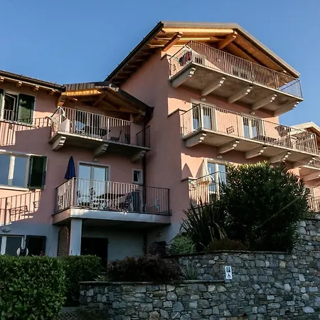 Ξενοδοχείο με διαμερίσματα La Collina 4*