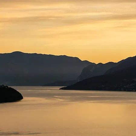 Ξενοδοχείο με διαμερίσματα La Collina 4*