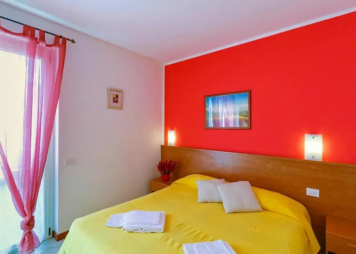 La Collina מלון דירות Vercana