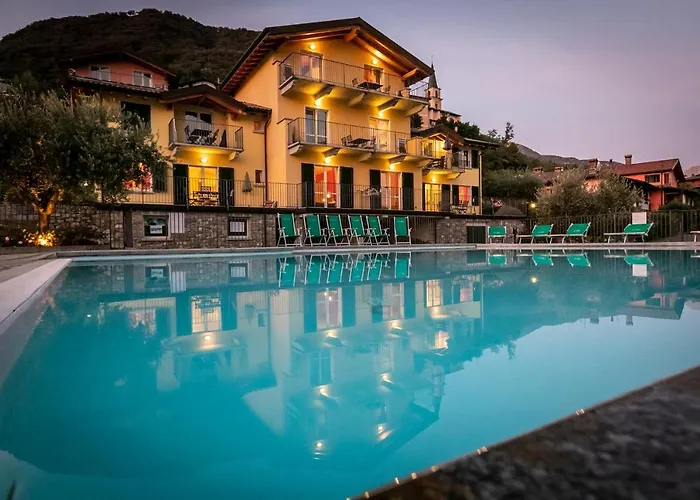 La Collina מלון דירות 4*